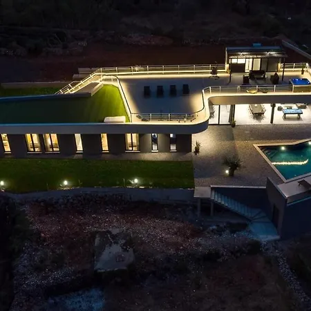 فيلة New! Luxury Madre With 5 En-suite Bedrooms, Heated 72sqm Mineral Pool, Whirlpool, Outdoor Gym, Playground *